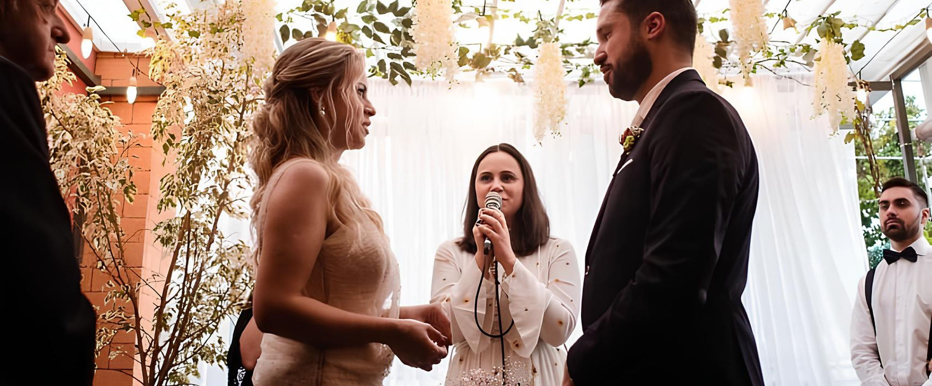 Cerimônia de casamento conduzida por Katia Ferrari